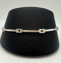 Load image into Gallery viewer, Silver Linked Fashion Bracelet