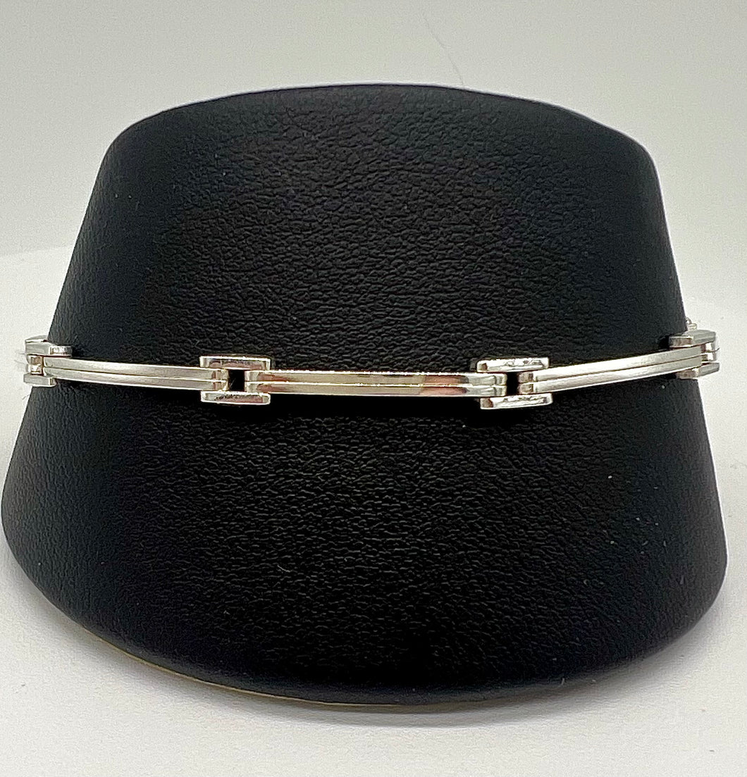 Silver Linked Fashion Bracelet